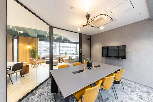 会議室・テレブース付き！ 大型セットアップオフィス！の居抜き賃貸オフィス物件(約90坪) ｜居抜きオフィス物件検索サイト【vivit-ビビット】（1）