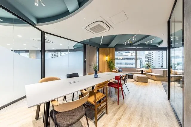 会議室・テレブース付き！ 大型セットアップオフィス！の居抜き賃貸オフィス物件(約90坪) ｜居抜きオフィス物件検索サイト【vivit-ビビット】（3）