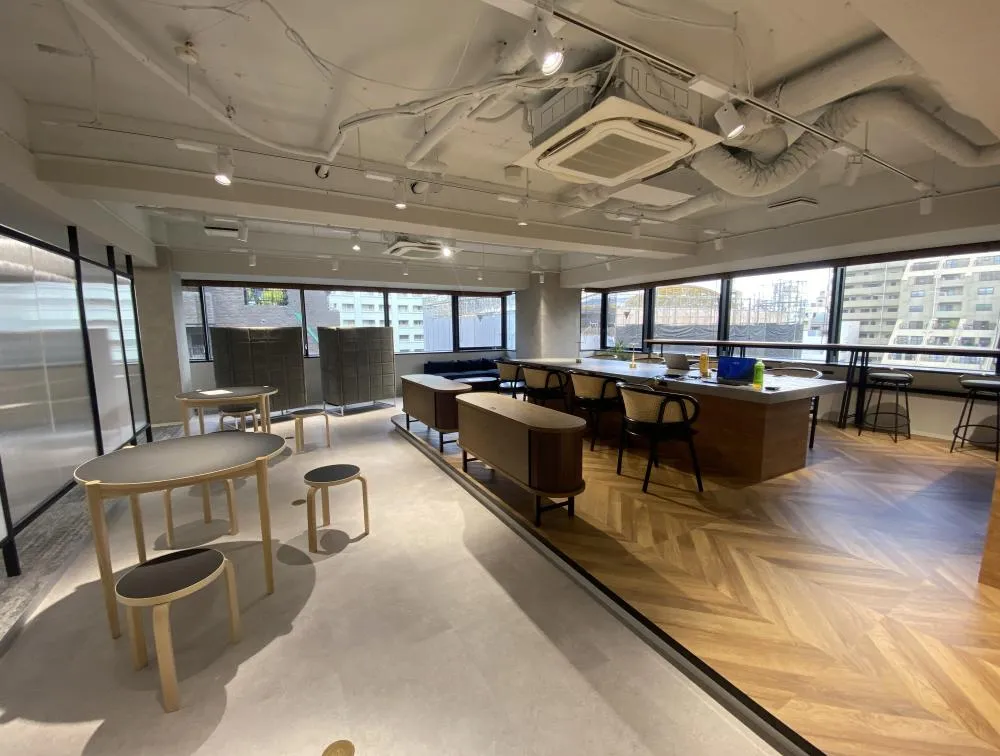 おしゃれ 採用に強いの居抜き賃貸オフィス物件(約75坪) ｜居抜きオフィス物件検索サイト【vivit-ビビット】（1）