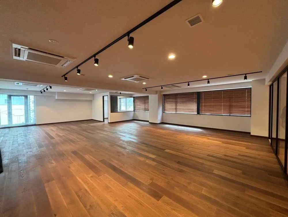 共有部含めフルリニューアル 初期費用大幅削減の居抜き賃貸オフィス物件(約105坪) ｜居抜きオフィス物件検索サイト【vivit-ビビット】（10）