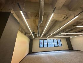 6名用会議室付き！ 新宿三丁目駅直結！の居抜き賃貸オフィス物件(約35坪) ｜居抜きオフィス物件検索サイト【vivit-ビビット】（サムネイル6）