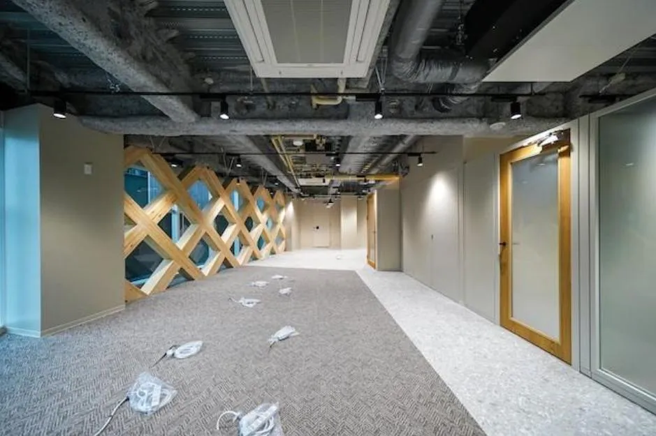 渋谷駅徒歩5分！ オシャレなセットアップオフィスの居抜き賃貸オフィス物件(約30坪) ｜居抜きオフィス物件検索サイト【vivit-ビビット】（3）