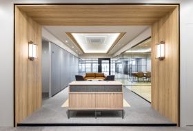 デザイナーズ物件！ 会議室造作済み！の居抜き賃貸オフィス物件(約65坪) ｜居抜きオフィス物件検索サイト【vivit-ビビット】（サムネイル1）