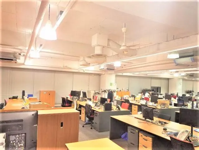 東京都港区北青山の居抜き賃貸オフィス物件(約200坪) ｜居抜きオフィス物件検索サイト【vivit-ビビット】（1）