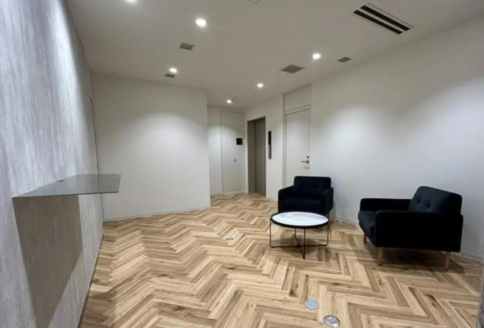 希少性◎ 華やかで高級感溢れる空間の居抜き賃貸オフィス物件(約65坪) ｜居抜きオフィス物件検索サイト【vivit-ビビット】（3）