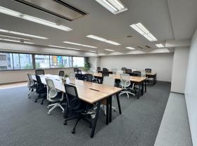 什器付き！ 会議室付き！の居抜き賃貸オフィス物件(約40坪) ｜居抜きオフィス物件検索サイト【vivit-ビビット】（サムネイル3）