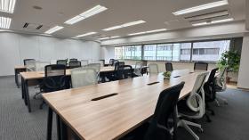 什器付き！ 会議室付き！の居抜き賃貸オフィス物件(約40坪) ｜居抜きオフィス物件検索サイト【vivit-ビビット】（サムネイル4）