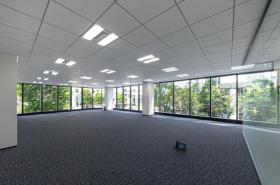 会議室2室！ グレードの高いオフィスの居抜き賃貸オフィス物件(約75坪) ｜居抜きオフィス物件検索サイト【vivit-ビビット】（サムネイル7）