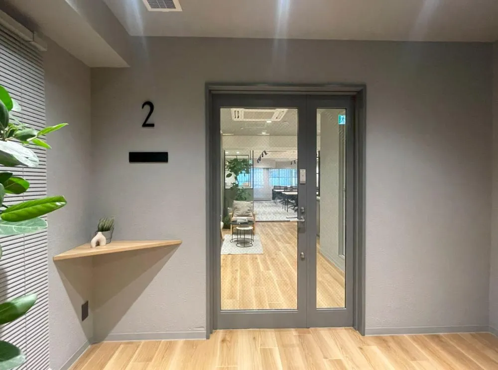谷町四丁目駅徒歩5分！ オシャレなセットアップオフィスの居抜き賃貸オフィス物件(約30坪) ｜居抜きオフィス物件検索サイト【vivit-ビビット】（10）