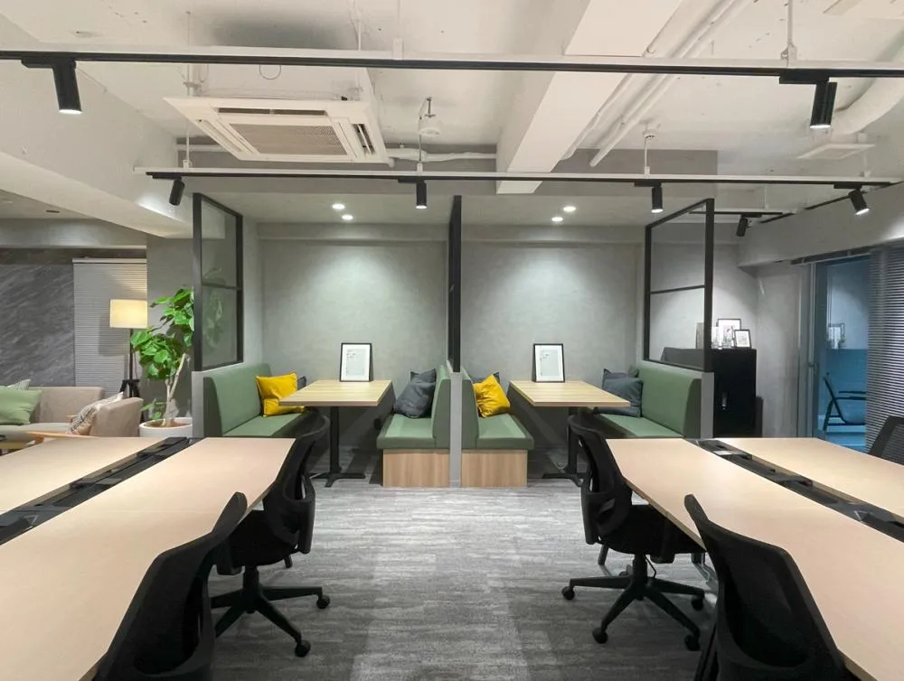 什器付きセットアップオフィス！ 会議室付き！の居抜き賃貸オフィス物件(約25坪) ｜居抜きオフィス物件検索サイト【vivit-ビビット】（3）