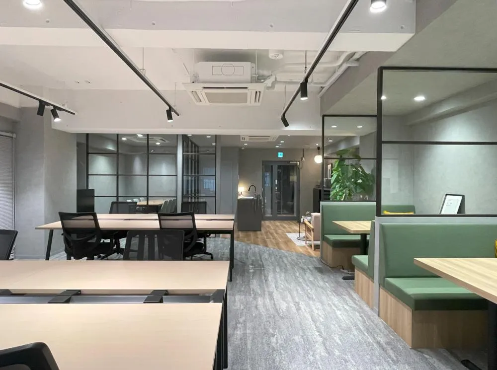 什器付きセットアップオフィス！ 会議室付き！の居抜き賃貸オフィス物件(約25坪) ｜居抜きオフィス物件検索サイト【vivit-ビビット】（4）