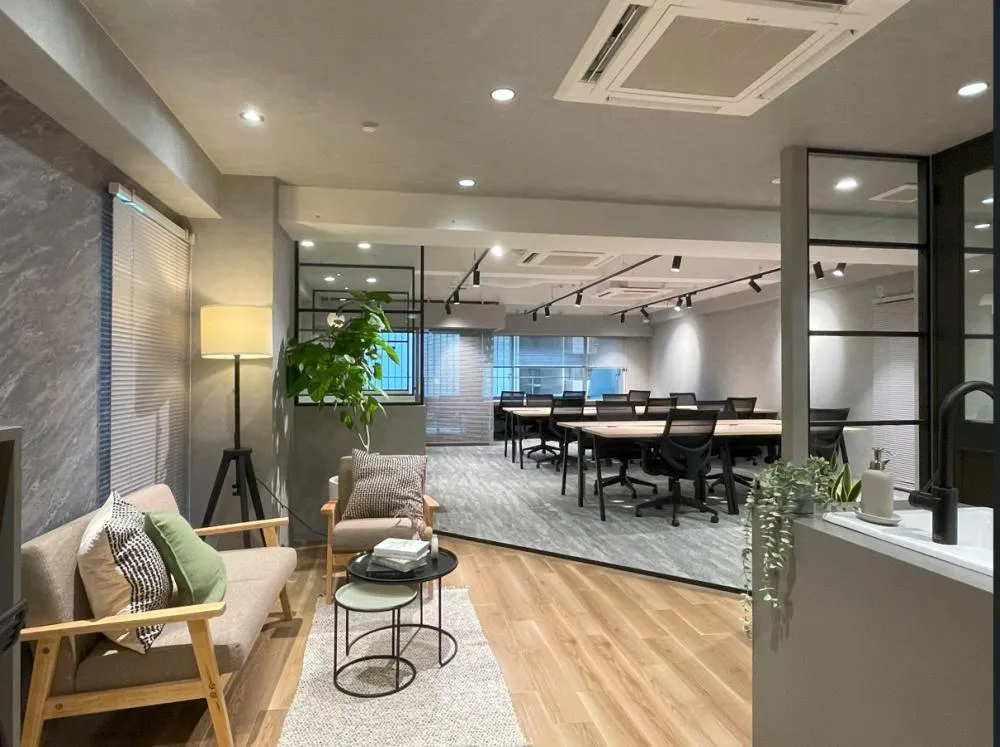 什器付きセットアップオフィス！ 会議室付き！の居抜き賃貸オフィス物件(約25坪) ｜居抜きオフィス物件検索サイト【vivit-ビビット】（8）