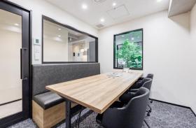 会議室、テレフォンブース2部屋 原状回復不要！の居抜き賃貸オフィス物件(約30坪) ｜居抜きオフィス物件検索サイト【vivit-ビビット】（サムネイル4）