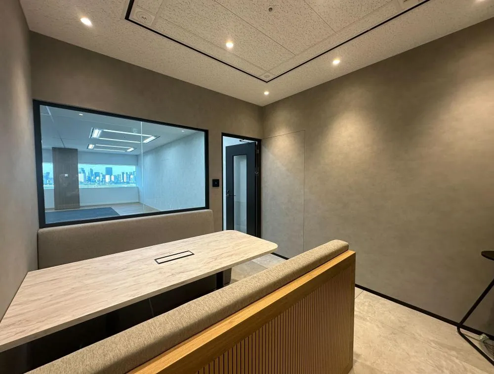大型ビルの1区画！ 小規模セットアップオフィス！！の居抜き賃貸オフィス物件(約25坪) ｜居抜きオフィス物件検索サイト【vivit-ビビット】（1）