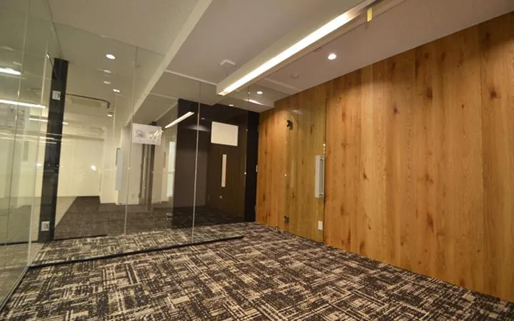 会議室造作済み！ デザイナーズ物件！の居抜き賃貸オフィス物件(約35坪) ｜居抜きオフィス物件検索サイト【vivit-ビビット】（1）