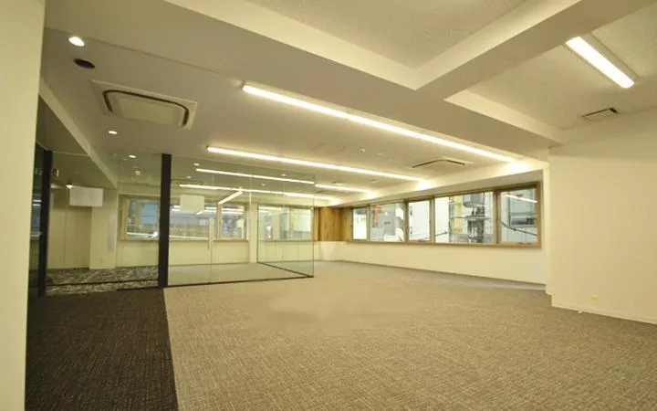 会議室造作済み！ デザイナーズ物件！の居抜き賃貸オフィス物件(約35坪) ｜居抜きオフィス物件検索サイト【vivit-ビビット】（10）