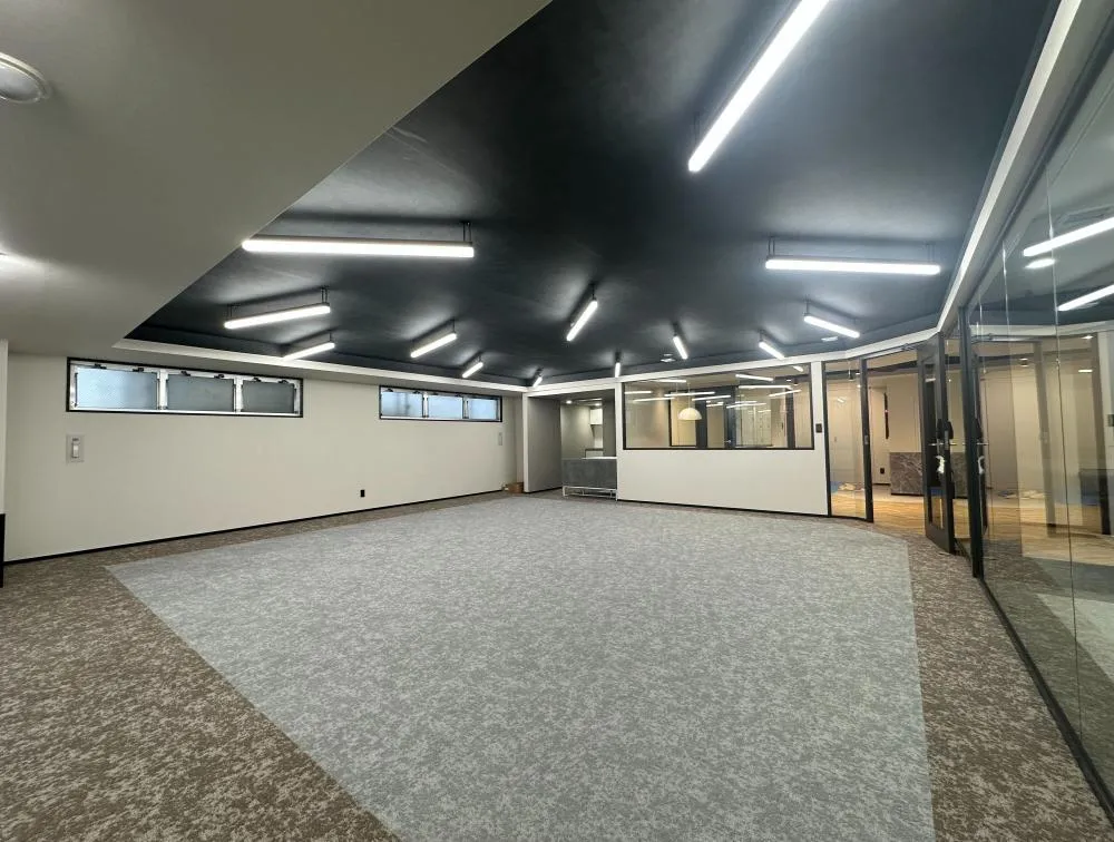 落ち着いたモダンな雰囲気！ 内装付きオフィス！！の居抜き賃貸オフィス物件(約40坪) ｜居抜きオフィス物件検索サイト【vivit-ビビット】（7）