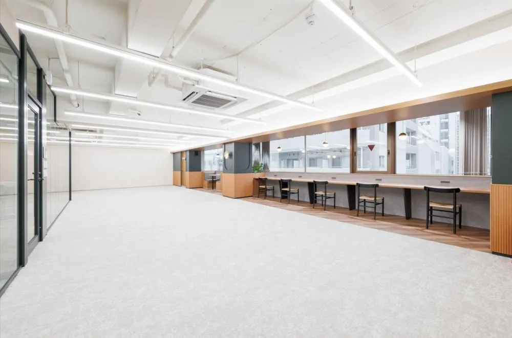 会議室2室付き！ テレカンブース造設済み！の居抜き賃貸オフィス物件(約45坪) ｜居抜きオフィス物件検索サイト【vivit-ビビット】（6）