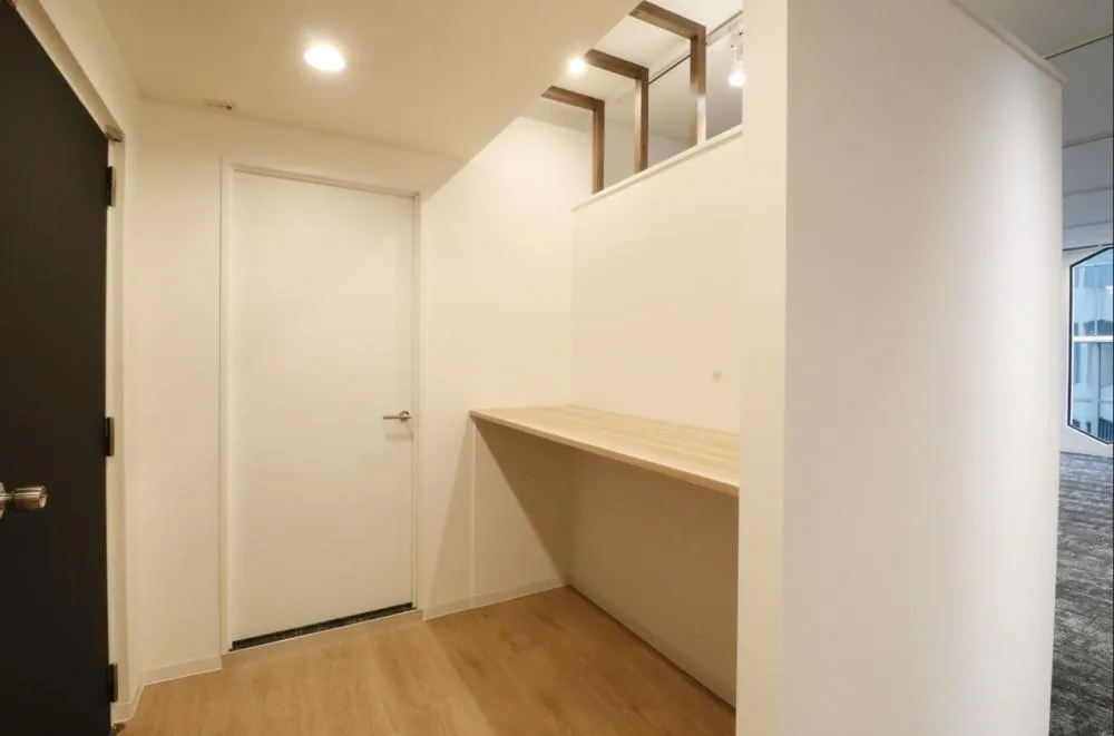 個別ブース付き！ 会議室付セットアップオフィス！の居抜き賃貸オフィス物件(約50坪) ｜居抜きオフィス物件検索サイト【vivit-ビビット】（4）