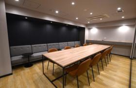 会議室2室付き！ ラウンジスペースも充実！の居抜き賃貸オフィス物件(約65坪) ｜居抜きオフィス物件検索サイト【vivit-ビビット】（サムネイル3）