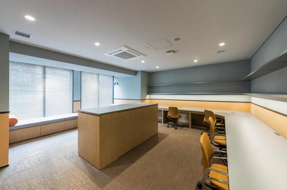 室内什器設置済み！ 小規模セットアップオフィス！！の居抜き賃貸オフィス物件(約10坪) ｜居抜きオフィス物件検索サイト【vivit-ビビット】（1）