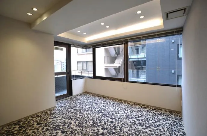 駅徒歩1分！ 会議室造作済み！の居抜き賃貸オフィス物件(約30坪) ｜居抜きオフィス物件検索サイト【vivit-ビビット】（5）