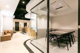 浅草橋駅2分 会議室付きセットアップオフィスの居抜き賃貸オフィス物件(約40坪) ｜居抜きオフィス物件検索サイト【vivit-ビビット】（サムネイル1）