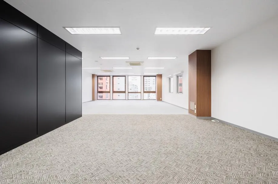 六本木駅徒歩2分！ 6名用会議室造作済！の居抜き賃貸オフィス物件(約35坪) ｜居抜きオフィス物件検索サイト【vivit-ビビット】（8）