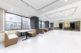 使い勝手の良いオフィス！ 会議室3室・フォンブース3室有の居抜き賃貸オフィス物件(約95坪) ｜居抜きオフィス物件検索サイト【vivit-ビビット】（サムネイル9）