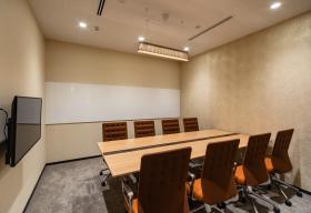 レセプションあり！ 共有会議室あり！の居抜き賃貸オフィス物件(約5坪) ｜居抜きオフィス物件検索サイト【vivit-ビビット】（サムネイル1）