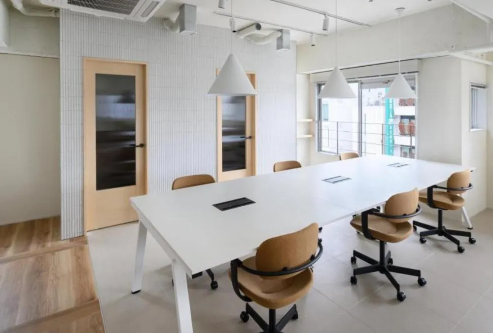 会議室付き 全ての家具付きの居抜き賃貸オフィス物件(約20坪) ｜居抜きオフィス物件検索サイト【vivit-ビビット】（3）