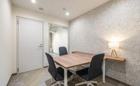会議室、WEBブース2部屋！ 3駅5路線使用可能！の居抜き賃貸オフィス物件(約30坪) ｜居抜きオフィス物件検索サイト【vivit-ビビット】（サムネイル4）