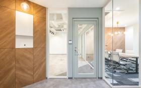 会議室、WEBブース2部屋！ 3駅5路線使用可能！の居抜き賃貸オフィス物件(約30坪) ｜居抜きオフィス物件検索サイト【vivit-ビビット】（サムネイル5）