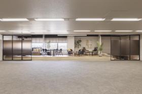 重厚感のある内装付きオフィス テレカンブース2つ付！の居抜き賃貸オフィス物件(約85坪) ｜居抜きオフィス物件検索サイト【vivit-ビビット】（サムネイル8）
