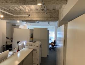 東京都港区西新橋の居抜き賃貸オフィス物件(約10坪) ｜居抜きオフィス物件検索サイト【vivit-ビビット】（サムネイル3）