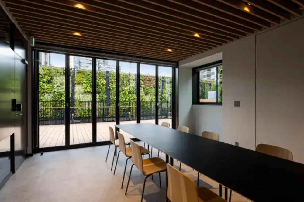 物件番号：F-07911 東京都新宿区西新宿 約125坪