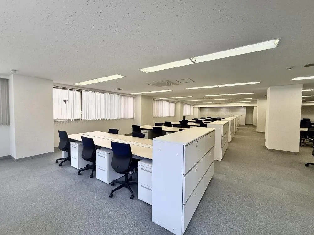 設置家具の買い取り可能 会議室3部屋想定 東京都品川区西五反田 約110坪（約363㎡）