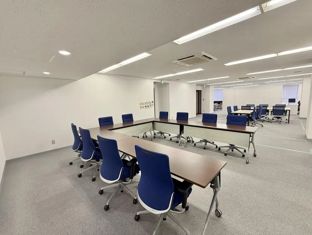 設置家具の買い取り可能 会議室3部屋想定の居抜き賃貸オフィス物件(約110坪) ｜居抜きオフィス物件検索サイト【vivit-ビビット】（6）