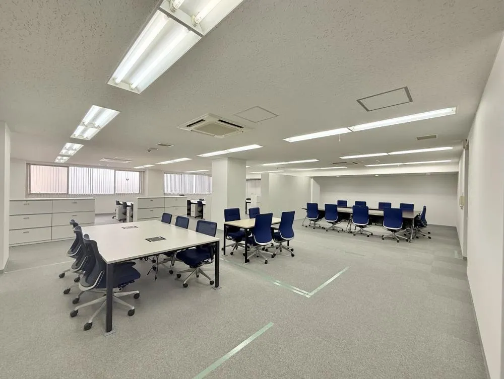 設置家具の買い取り可能 会議室3部屋想定の居抜き賃貸オフィス物件(約110坪) ｜居抜きオフィス物件検索サイト【vivit-ビビット】（9）