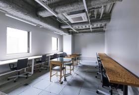 ラウンジや会議室が豊富！ おしゃれなレンタルオフィスの居抜き賃貸オフィス物件(約10坪) ｜居抜きオフィス物件検索サイト【vivit-ビビット】（サムネイル3）