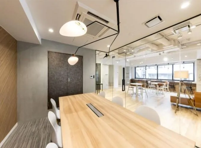 駅徒歩2分 会議室内什器ありの居抜き賃貸オフィス物件(約40坪) ｜居抜きオフィス物件検索サイト【vivit-ビビット】（6）