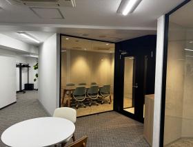 会議室2部屋！ セットアップオフィス！！の居抜き賃貸オフィス物件(約45坪) ｜居抜きオフィス物件検索サイト【vivit-ビビット】（サムネイル5）