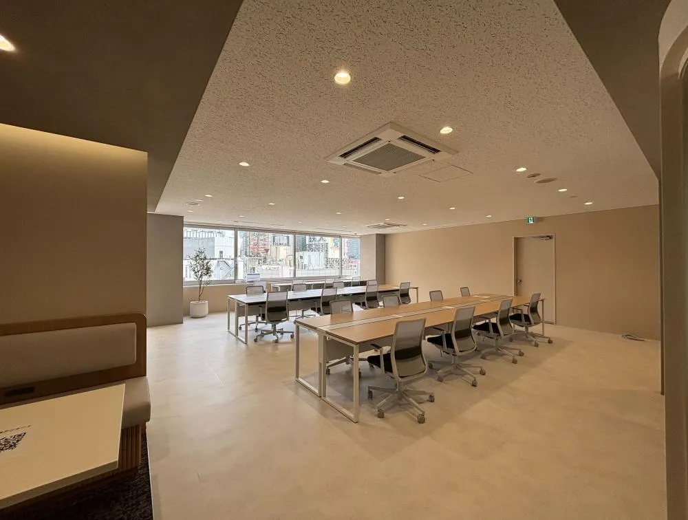 希少な新宿エリア フルセットアップオフィスの居抜き賃貸オフィス物件(約45坪) ｜居抜きオフィス物件検索サイト【vivit-ビビット】（4）