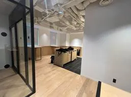 会議室・ラウンジ付き 駅近の居抜きオフィス 東京都千代田区神田司町 約60坪（約198㎡）
