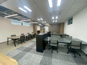 初期費用を抑えて入居！ 会議室とテレカンブース付きの居抜き賃貸オフィス物件(約45坪) ｜居抜きオフィス物件検索サイト【vivit-ビビット】（サムネイル1）