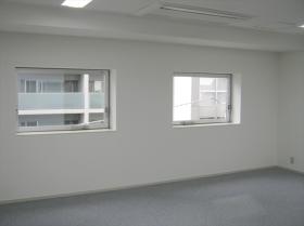 会議室付き！ 渋谷駅徒歩5分の好立地の居抜き賃貸オフィス物件(約50坪) ｜居抜きオフィス物件検索サイト【vivit-ビビット】（サムネイル6）