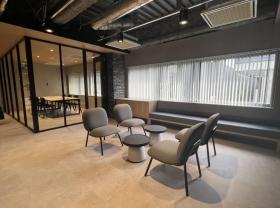 会議室付き！ オシャレ！の居抜き賃貸オフィス物件(約60坪) ｜居抜きオフィス物件検索サイト【vivit-ビビット】（サムネイル1）
