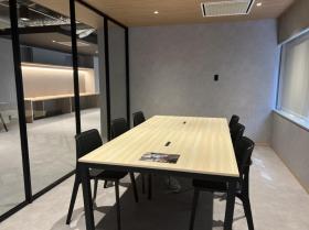 会議室付き！ オシャレ！の居抜き賃貸オフィス物件(約60坪) ｜居抜きオフィス物件検索サイト【vivit-ビビット】（サムネイル3）