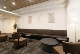地下道直結！ オシャレなラウンジの居抜き賃貸オフィス物件(約20坪) ｜居抜きオフィス物件検索サイト【vivit-ビビット】（サムネイル1）