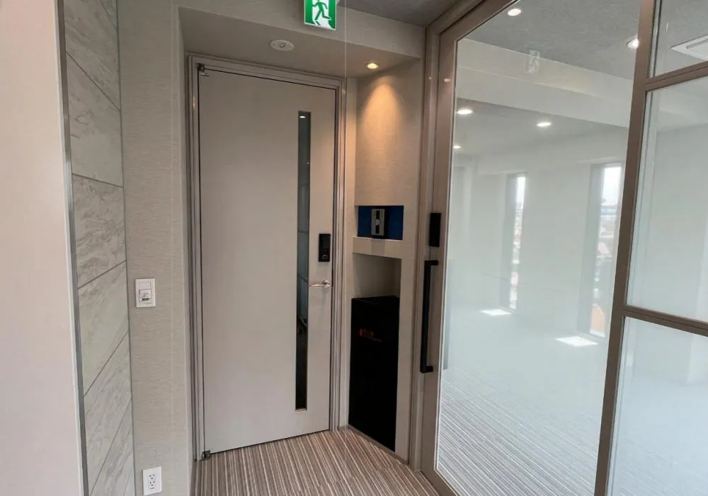 北千住初のセットアップオフィス お手洗い男女別！の居抜き賃貸オフィス物件(約15坪) ｜居抜きオフィス物件検索サイト【vivit-ビビット】（6）